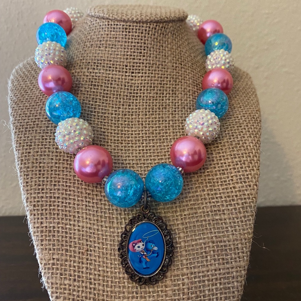 Sherrif Callie Bubblegum necklace